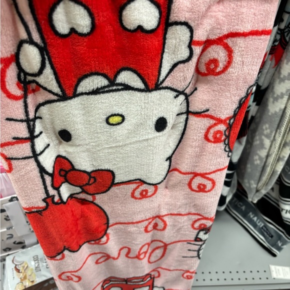 Hello kitty valentines blanket - Picture 2 of 2